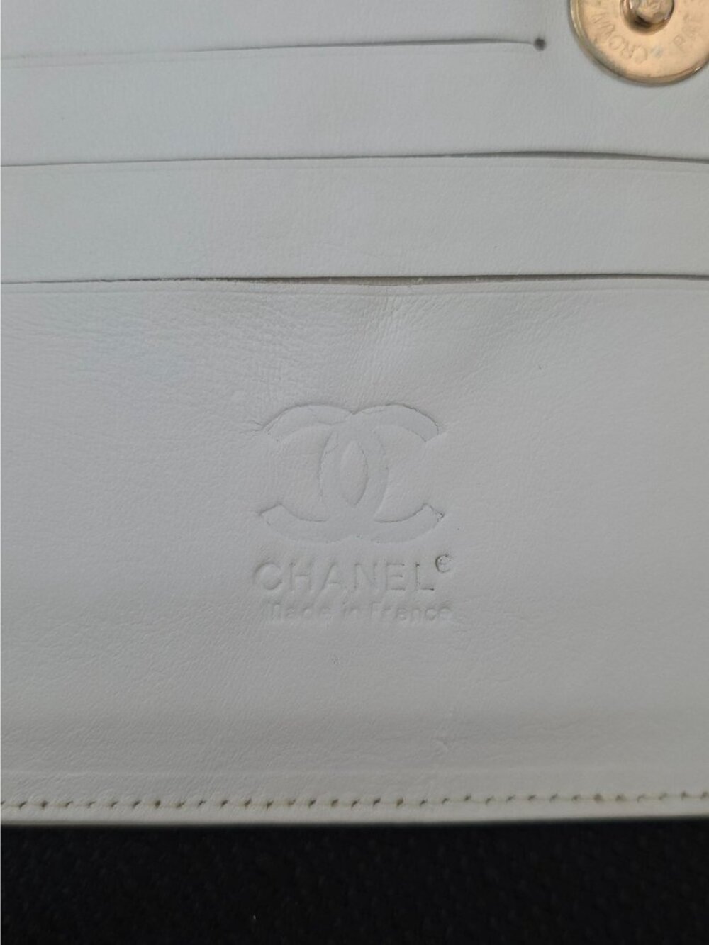 Vintage Chanel White Caviar Leather Bifold Clutch Wallet CC Logo - Picture 4 of 11